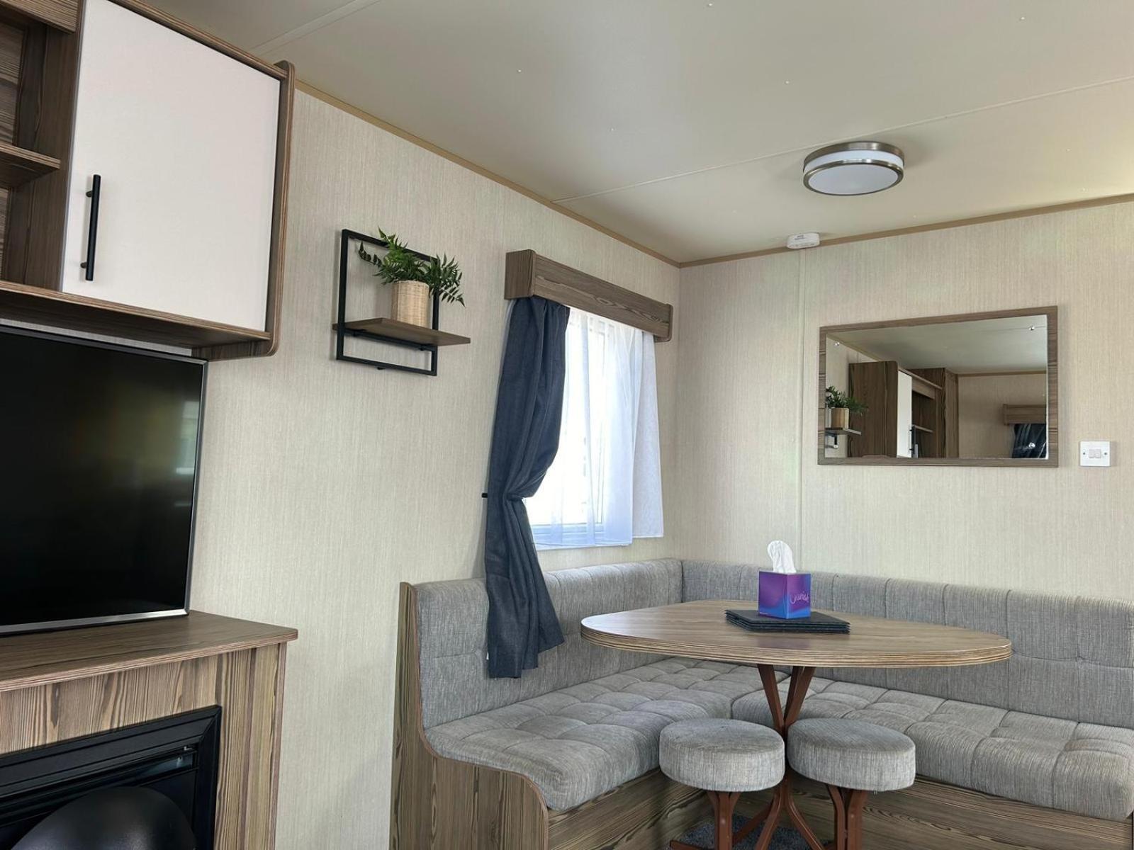 Blue Dolphin Holiday Park Gristhorpe Esterno foto