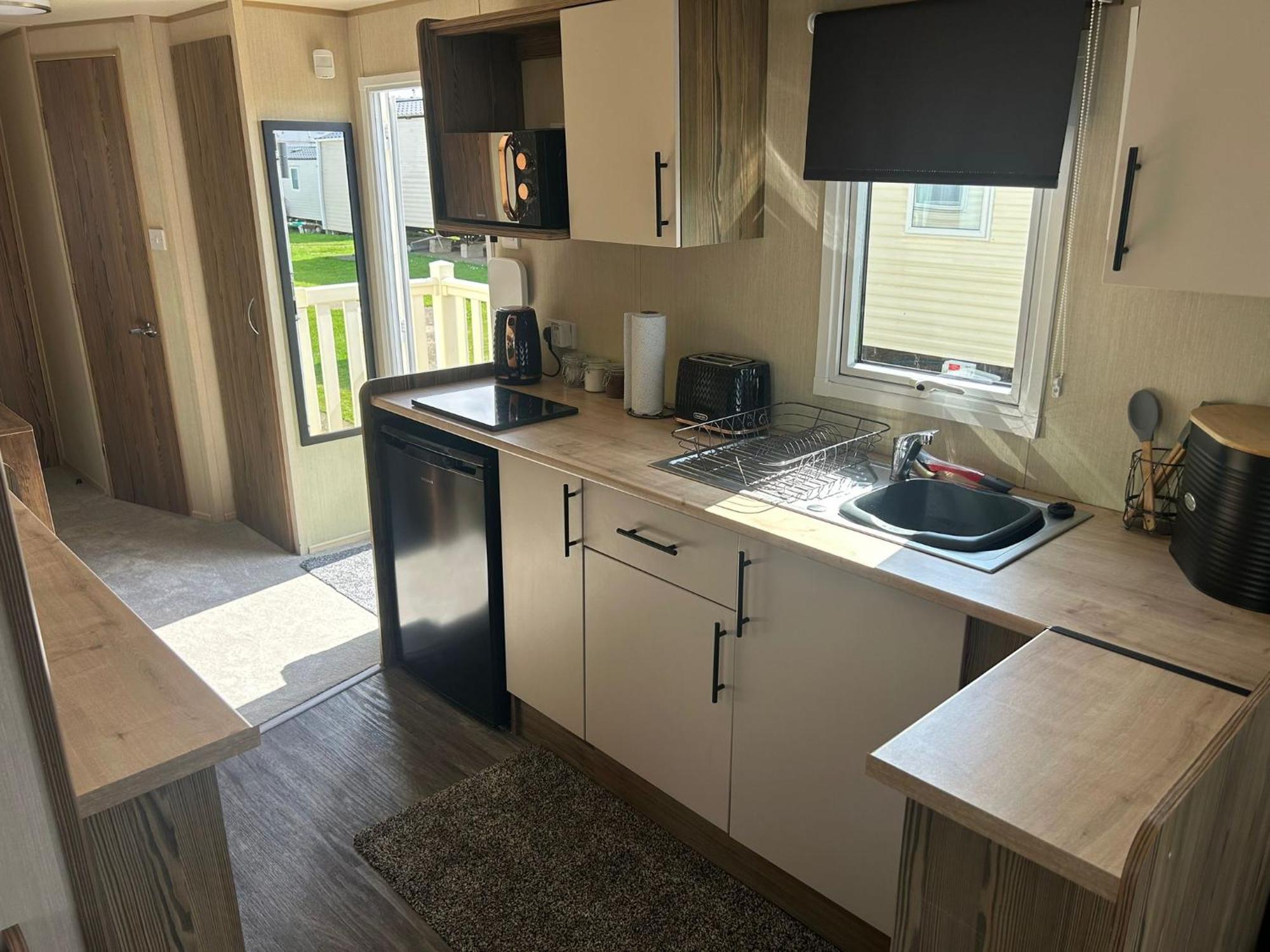 Blue Dolphin Holiday Park Gristhorpe Esterno foto