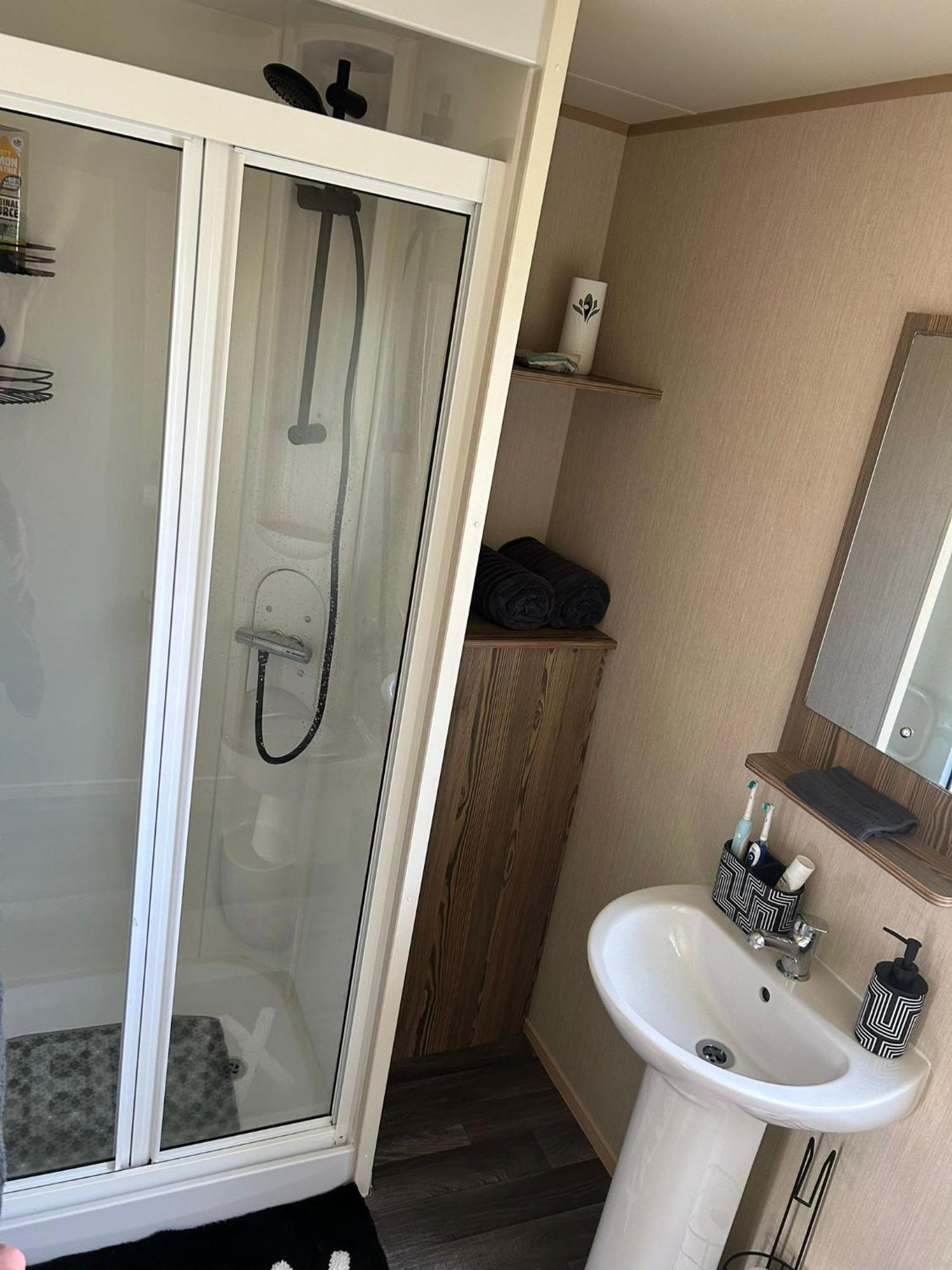 Blue Dolphin Holiday Park Gristhorpe Esterno foto