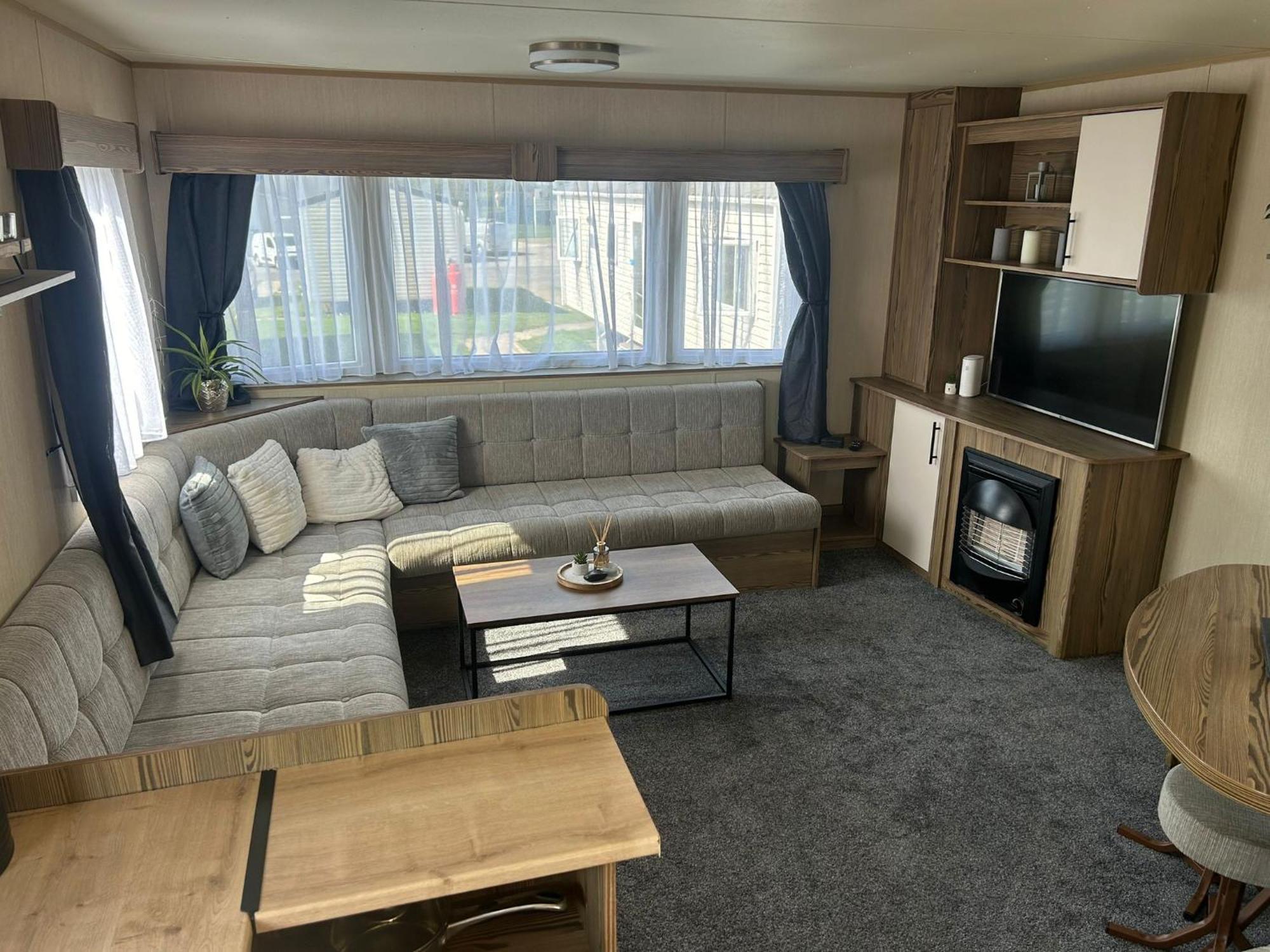 Blue Dolphin Holiday Park Gristhorpe Esterno foto