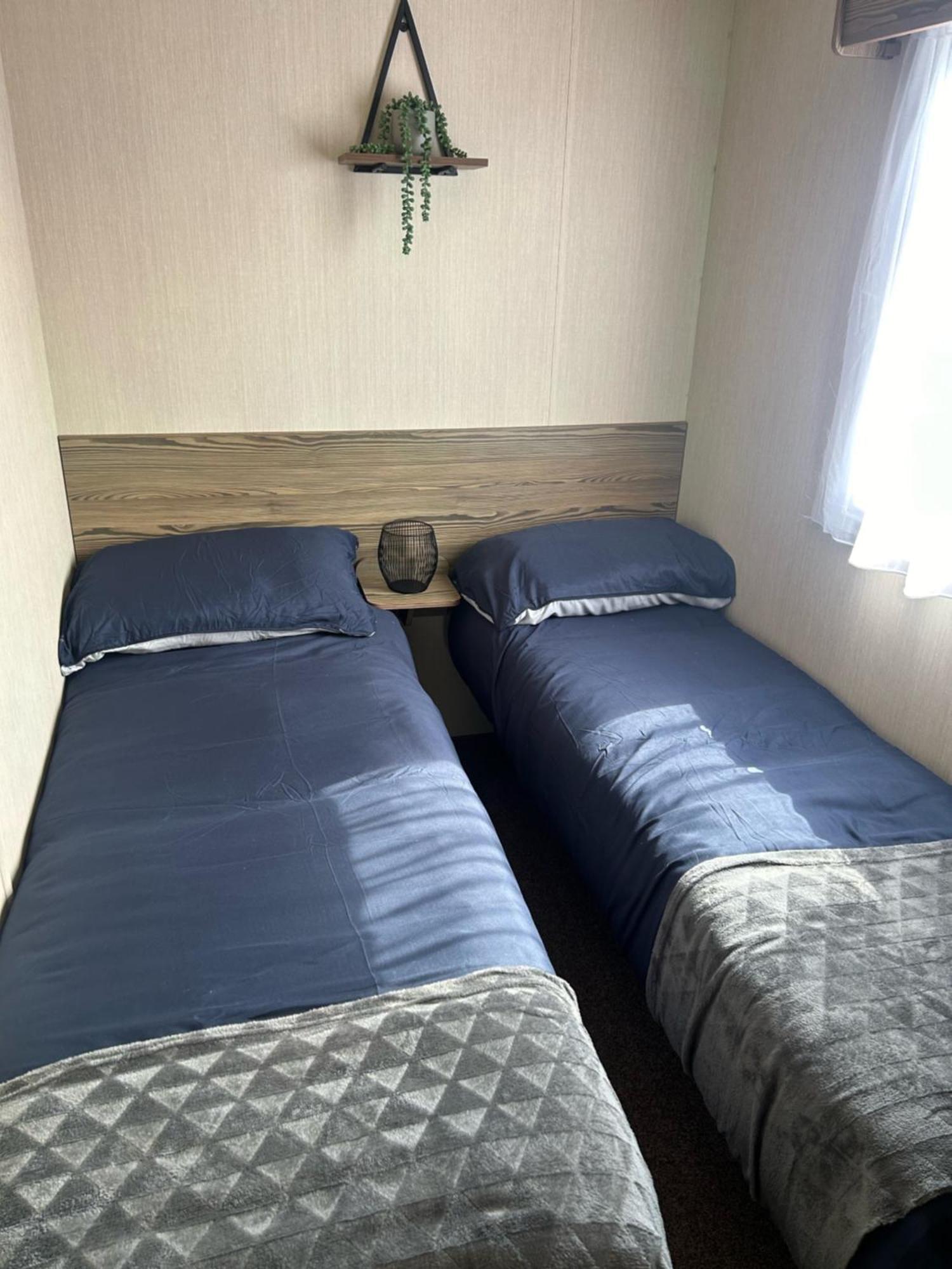 Blue Dolphin Holiday Park Gristhorpe Esterno foto